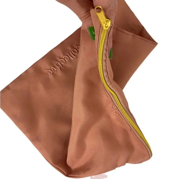 Girlfriend Collective Zip Pouch Embroidered Logo 9 x 12 Peach Recycled Materials - Picture 6 of 8